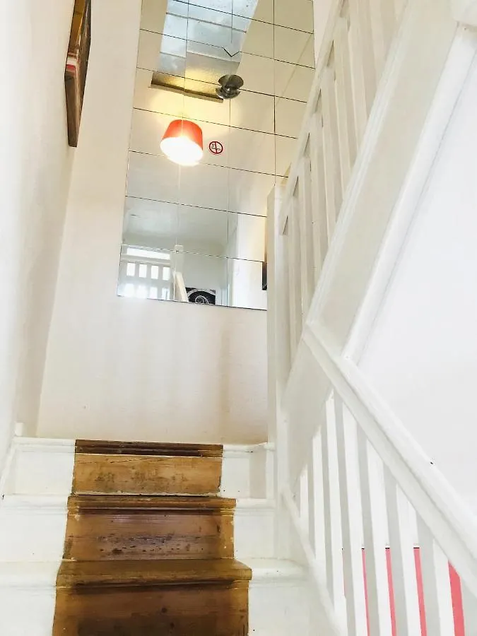 Apartment Cosy Old House Free Parking Close To Town & Beach Bournemouth