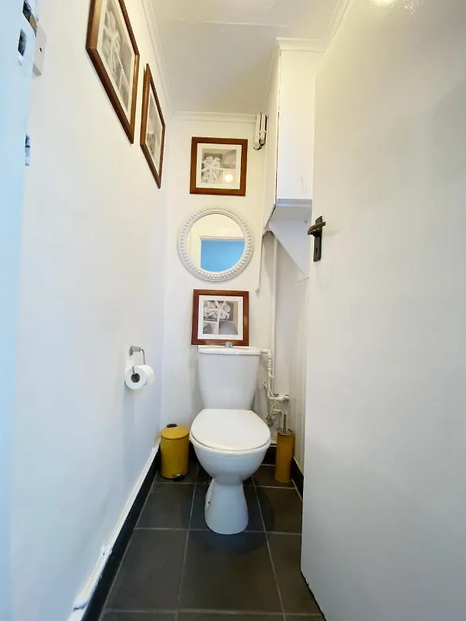 Cosy Old House Free Parking Close To Town & Beach Bournemouth Apartment