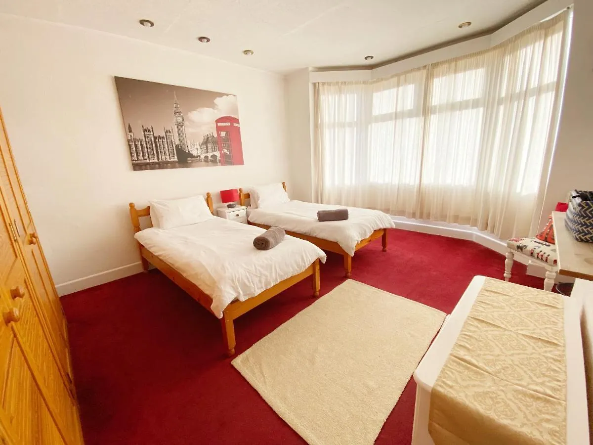 Cosy Old House Free Parking Close To Town & Beach Bournemouth
