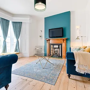Ty Calon: 1920s Beachside Retreat For Family And Extended , Swansea United Kingdom